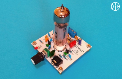 Single-tube AM modulator and a low power transmitter
